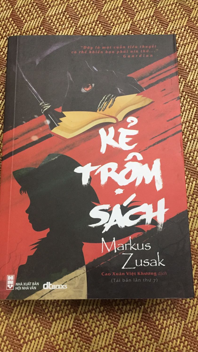 Tiki giao nhầm phiên bản “Kẻ trộm sách” cho mình. Sản phẩm hư hỏng do vận chuyển. Đề nghị Tiki đổi lại cho mình sản phẩm khác