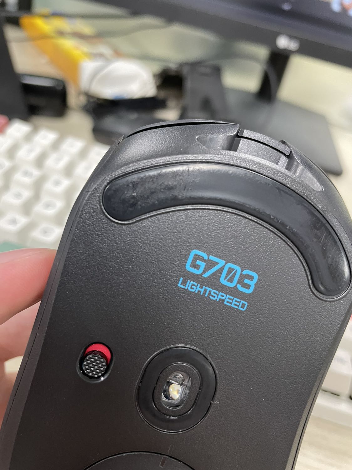 Chuột sử dụng bt nhưng feet chuột xướng xát rất nhiều giống như đã qua sử dụng vậy ???? Chuột sử dụng bt nhưng feet chuột xướng xát rất nhiều giống như đã qua sử dụng vậy ????