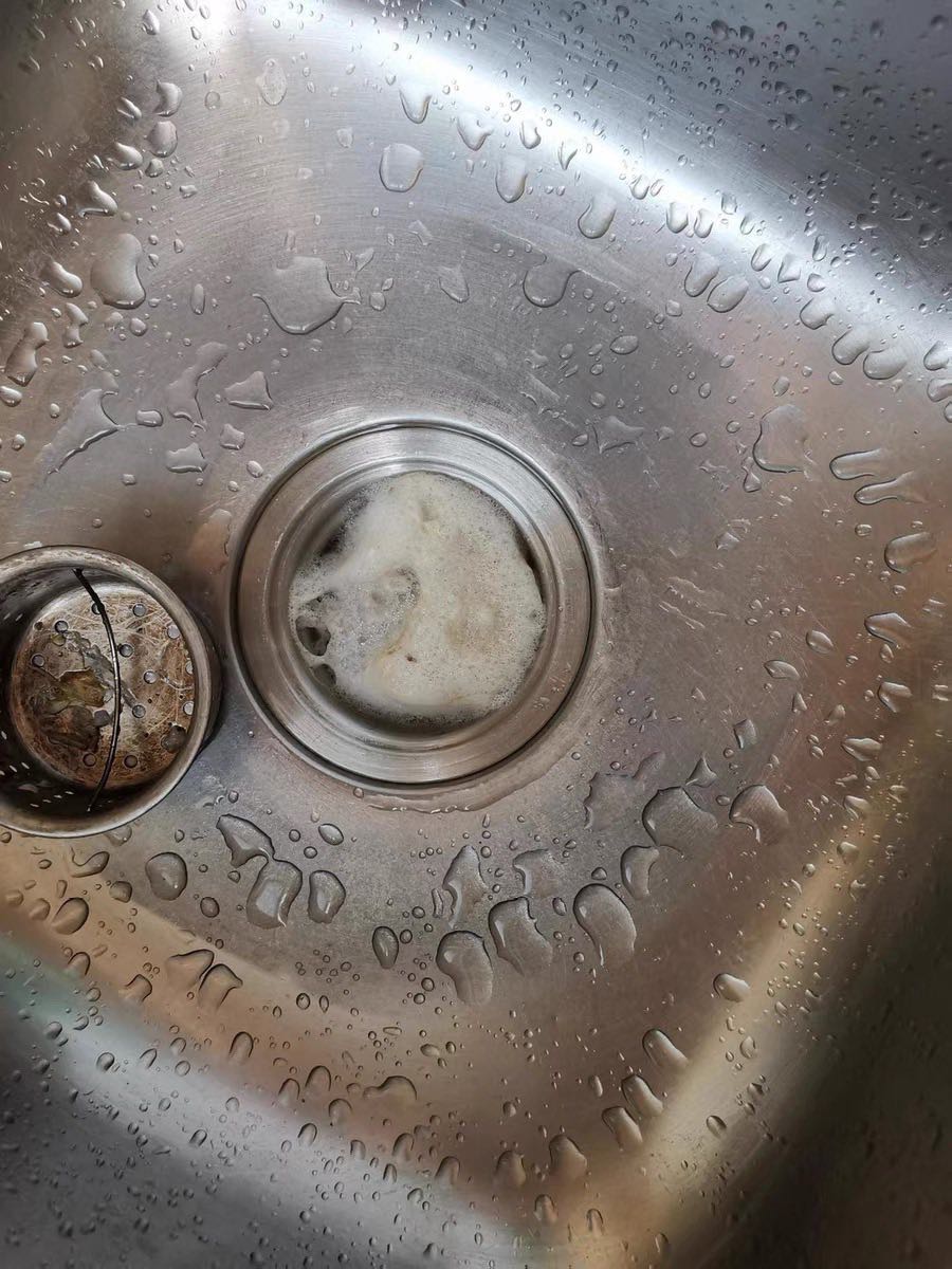 Shop uy tín, hàng chính hãng Yuhao, có kèm hướng dẫn rất chu đáo. Bồn cầu và bồn rửa đều tắc dềnh nước cả tuần nay, thử mấy loại không được mà chuyển qua loại này cái thông được luôn. Chi phí lại rẻ hơn nhiều so với thuê dịch vụ. Nói chung rất tốt, rất ưng!