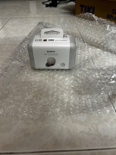 Đã nhận hàng đúng như mô tả! Tai nghe đúng chính hãng còn nguyên seal! Đã cài đặt và nghe thử các chức năng cho thấy sản phẩm quá tuyệt vời. cách âm, xuyên âm, chế độ thông minh cũng như âm thanh nghe nhạc đều hoạt động và phản hồi tốt