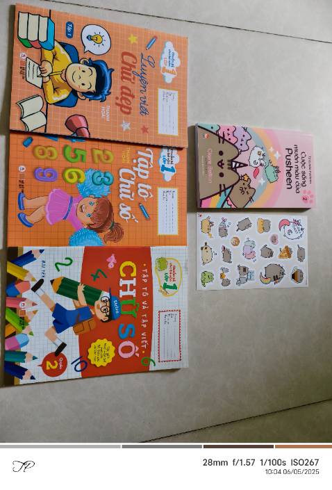 Giao hàng nhanh, đóng gói cẩn thận đầy đủ quà tặng, sách hay vẽ đẹp, trẽ con rất thích