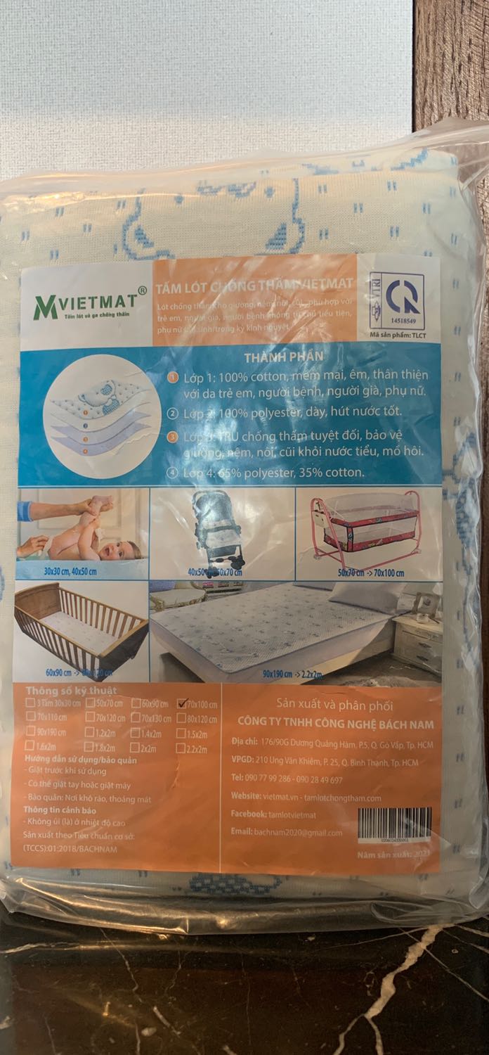 Mình đặt thảm màu xám 70x130, nhưng shop lại giao thảm màu trắng gấu xanh, size 70x100, quá sức thất vọng, không hề có một thông báo nào về việc thay đổi sản phẩm, nếu biết trước mình đã huỷ đơn hàng! Vì mình không thích mẫu nhận được