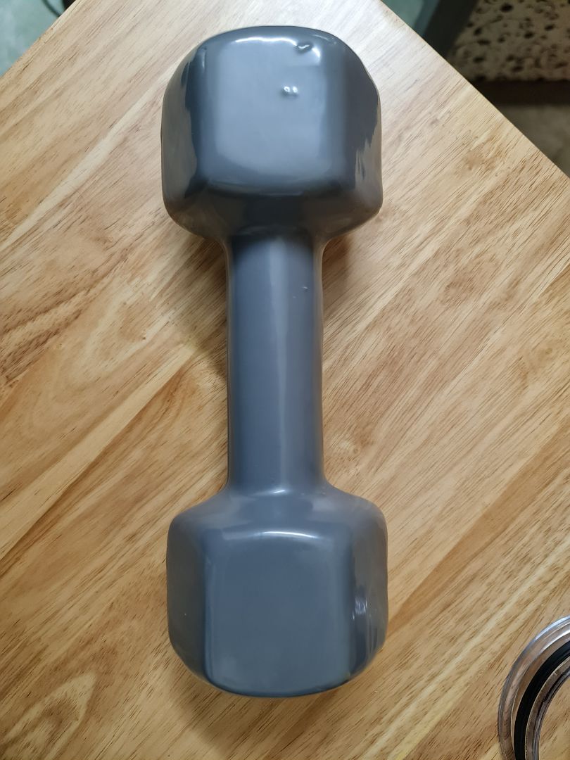 Tạ khá ok, kích thước vừa tay. Mình không có cân nên cũng không biết trọng lượng có đúng không. Tuy nhiên, phần nhựa bọc bị lỗi nhẹ nhưng không ảnh hưởng nhiều.