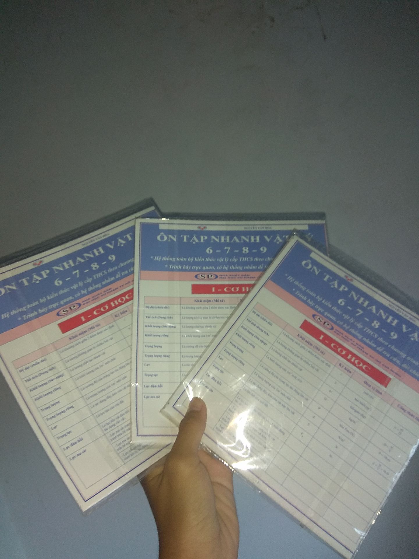 Giao Hàng Nhanh, Nhưng mà hộp hơi nát :V, nhưng mà sản phẩm thì ok ?, nội dung khá dễ hiểu