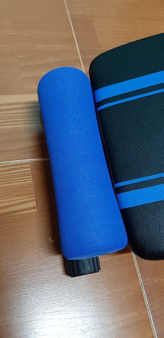 gửi thiếu chi tiết vậy sao mà ráp. đề nghị shop gửi bổ sung nhé, thấy ghế cũng chắc chắn, nhưng chưa dùng