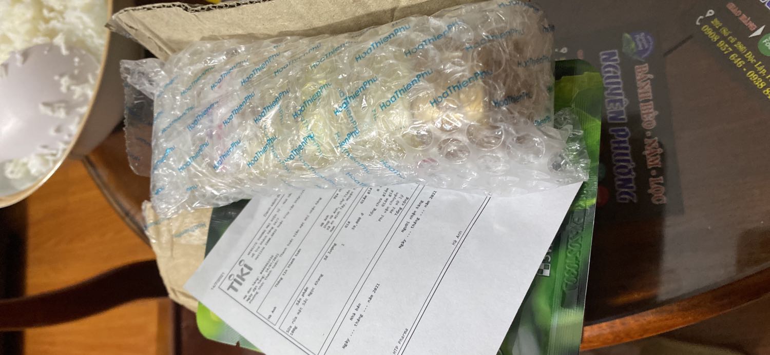 Giao hàng cho mình không đúng đơn mình đặt rồi shop ơi. Mình đặt viên uống sắc ngọc khang và kem dưỡng da sắc ngọc khang ban đêm, tin tưởng giao qua tiki mình thanh toán trước, vậy mà giao cho mình 1 chai sữa rửa mặt và 1 gói mặt nạ, đơn hàng của mình giá trị 292k thì sp theo đơn shop gửi chỉ có 81k. Vui lòng đổi hàng lại giúp mình đi, mình có chụp kèm đơn hàng gửi shop xem đó, kinh doanh trên sàn TMĐT thì nên uy tín, ko nên như vậy đâu shop ạ