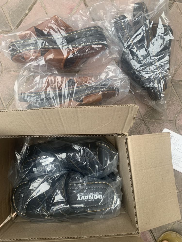 Đã nhận được đủ sản phẩm dép da quai ngang, với giá này thì sản phẩm quá chất, rẻ nhưng đẹp, giá tốt, đi vừa chân, thanhk shop và Tiki nhiều…