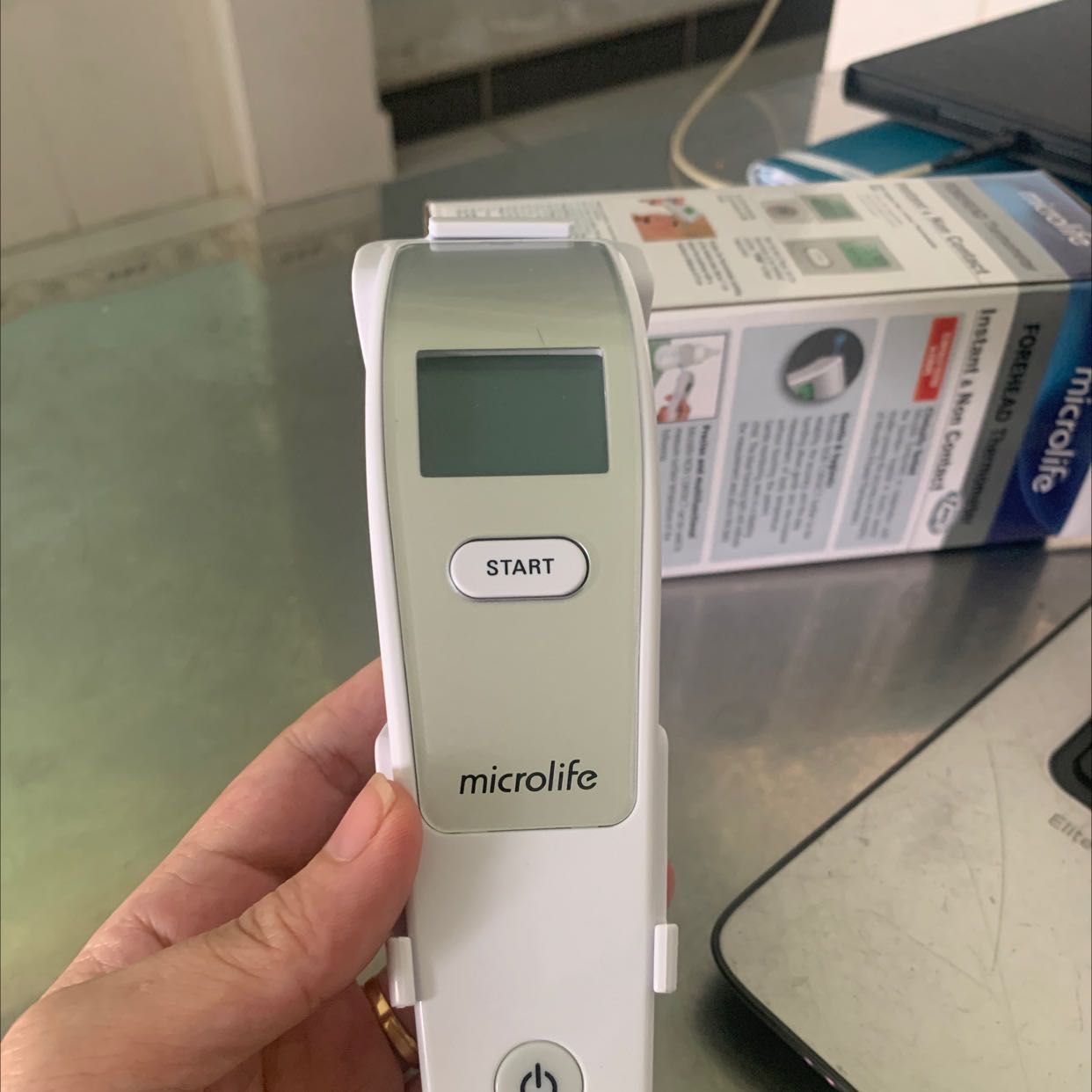 Chưa set được thời gian. Hàng khui ra hơi lỏng lẻo nhưng nhìn chung còn mới. Có phiếu bảo hành. Để sử dụng 1 thời gian xem sao Chưa set được thời gian. Hàng khui ra hơi lỏng lẻo nhưng nhìn chung còn mới. Có phiếu bảo hành. Để sử dụng 1 thời gian xem sao