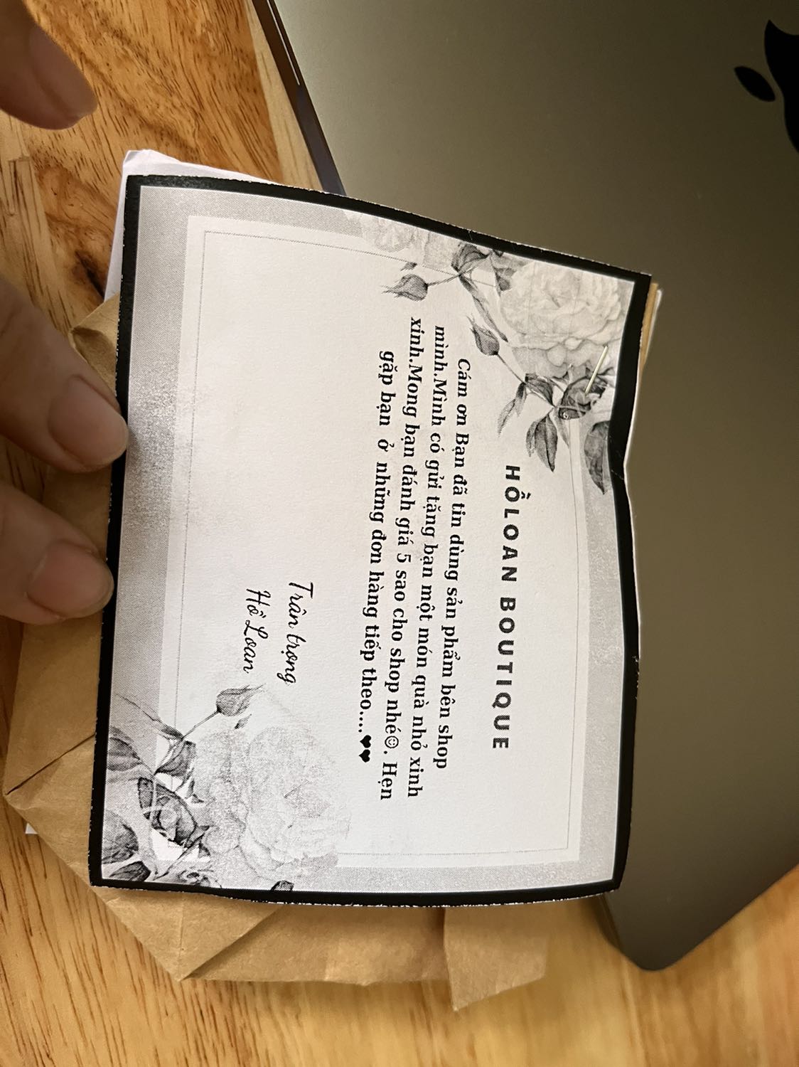 Shop dóng gói cẩn thận. Anh shiper thân thiện. Shop còn gửi thêm quà