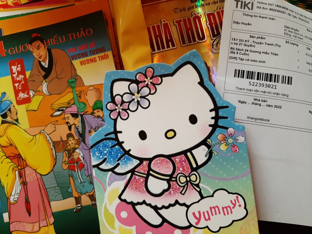 Được tặng kèm quà tuyệt vời lắm luôn. Giao hàng nhanh quá là nhanh. Sách đẹp nên mua nha mọi người