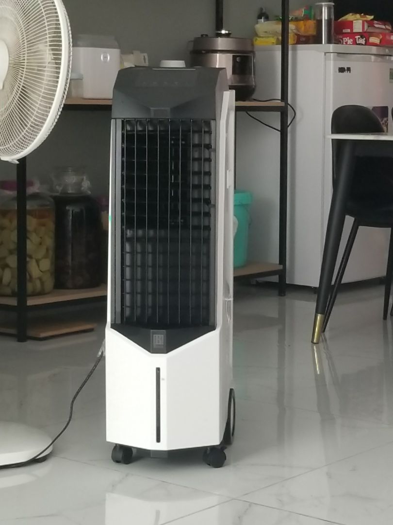 có đọii giao hàng riêng của cửa hàng ship mang lên tận nhà. lắp và ***.
mới dùng 2 ngày nên chưa biết dùg ổn k, nhg tiếng ồn hơi to nha