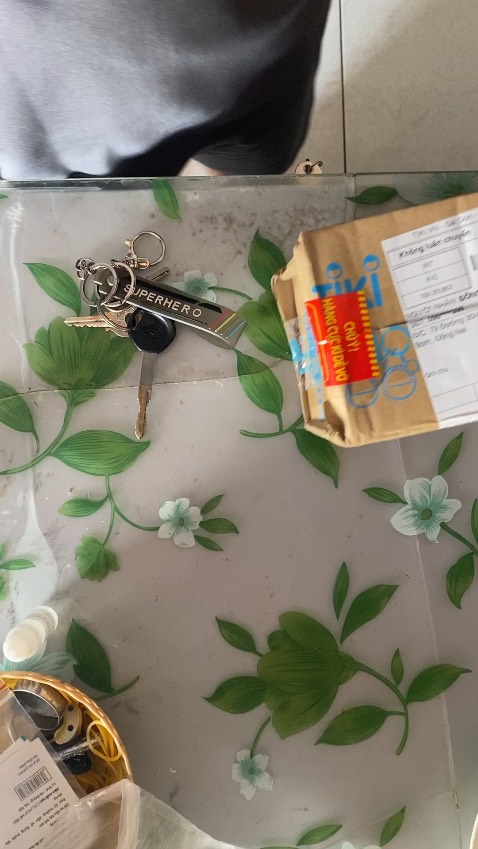 Sản phẩm chất lượng tốt. Đóng gói thì quá cẩn thận luôn. 2 cái thẻ chút xíu mà hộp to quá chừng. Cực kỳ hài lòng