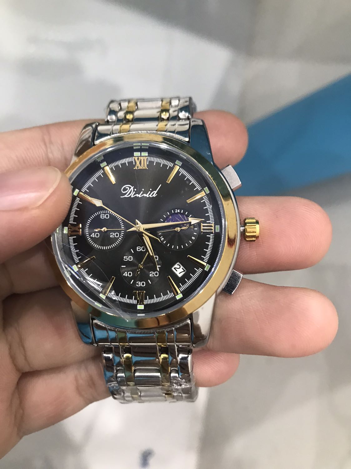 Tuyệt vời ông mặt trời, đồng hồ đẹp quá shop ơi, sản phẩm đúng như hình ảnh mẫu mã shop đăng. Shop đóng gói chắc chắn đầy đủ hộp thẻ bảo hành như cam kết. Rất hài lòng về sản phẩm của shop. Sẻ ủng hộ thêm cho shop nếu có người thân bann bè nào có nhu cầu nhé, rất tuyệt vời tôi rất hài lòng