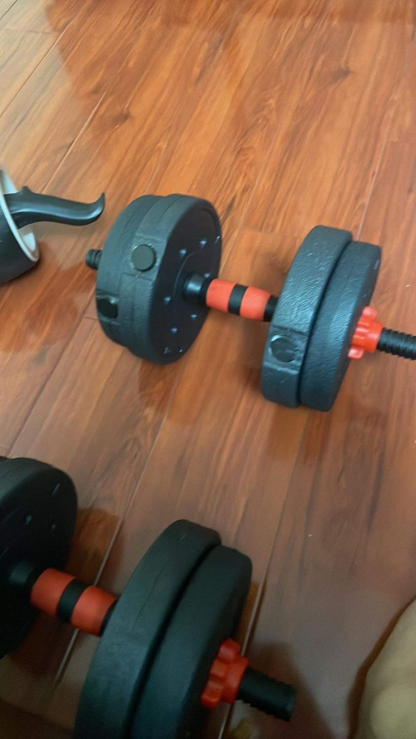 Tạ khá chắc chắn tuy nhiên chốt hơi lỏng. Tưởng là 20 cân tạ nhưng chỉ có 19 cân. Chắc 1 cân là thanh đòn.