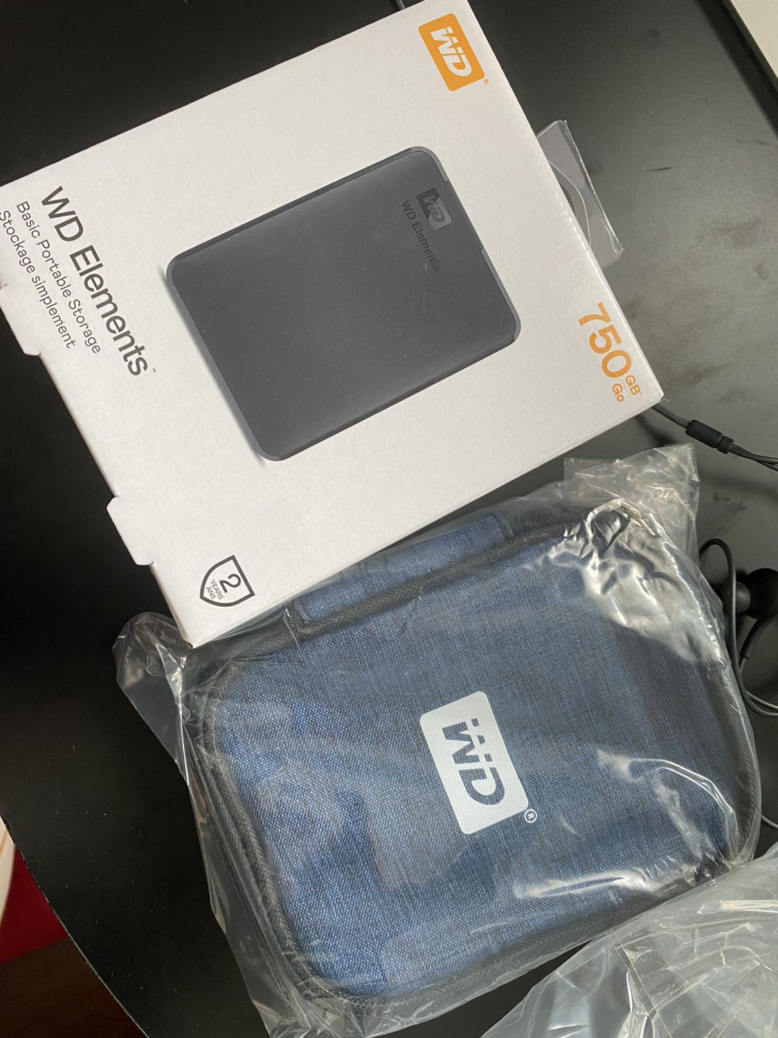 Mình thực sự thích trải nghiệm mua sắm trên tiki! Sản phẩm, hàng hoá chất lượng tốt, shipper lịch sự, chuyên nghiệp lắm luôn! Ship rất nhanh, đóng gói kỹ càng nữa!!! Mình rất hài lòng!👍👍