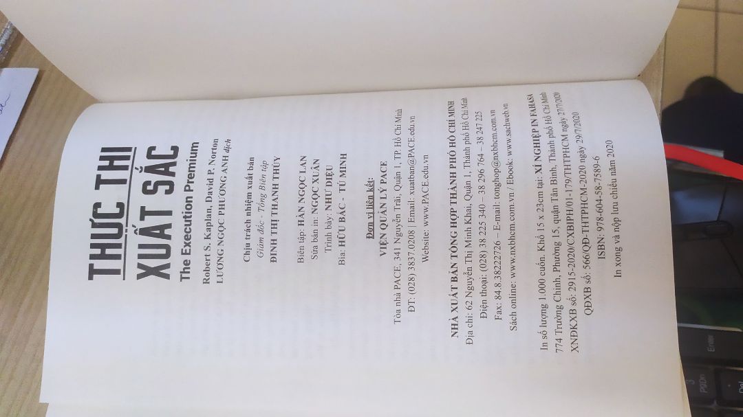 Sách rất hay,  chất lượng dịch thuật tốt,  giao hàng của Tiki ok,  bọc sách cẩn thận.  Sách bìa cứng nên ko lo quăn góc. Sách rất hay,  chất lượng dịch thuật tốt,  giao hàng của Tiki ok,  bọc sách cẩn thận.  Sách bìa cứng nên ko lo quăn góc.