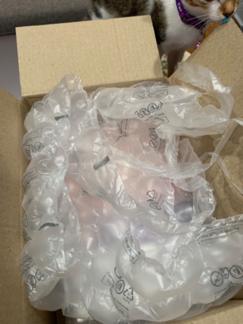 Sách bìa cứng rất đẹp, đóng gói kĩ càng quá trời luôn