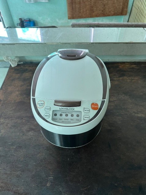 Nồi như hình, nấu cơm ngon, tuy nhiên giữ ấm đúng 12h là tự động ngắt, phải hâm lại