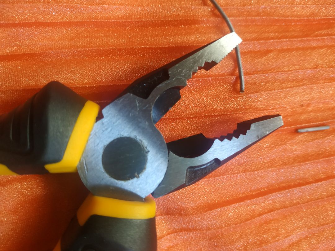 Sản phẩm chất lượng. Cầm chắc tay, thao tác thoải mái, cắt "ngọt", không cần dùng quá nhiều lực. Shop đóng gói hàng kỹ, chuẩn bị hàng rất nhanh.