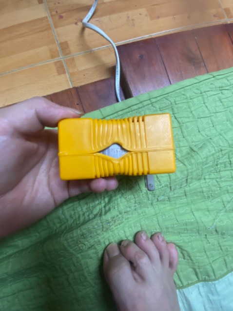 Mình có vài đồ điện mang từ nhật về nên mua cái đổi nguồn từ shop dùng mới đc 2 tháng đã khét mù. Mà nghe chừng nguy cơ cháy nhà khá là cao nên mình đã ngưng sử dụng