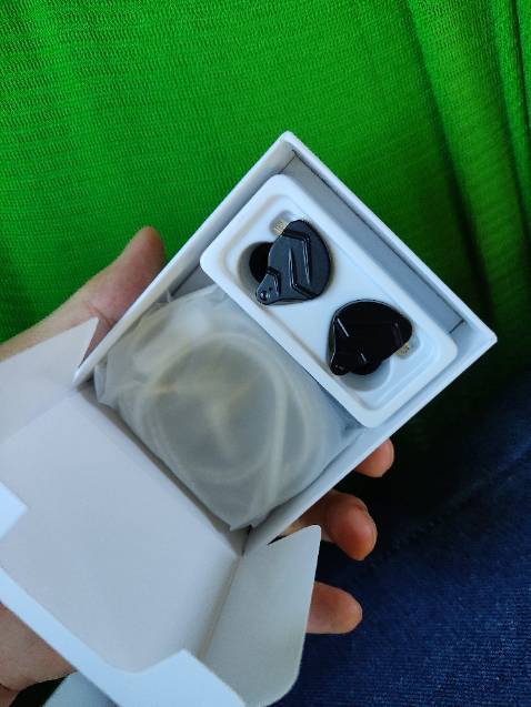 tai nghe đeo lâu không đau, chất âm rất tốt, thiết kế đẹp, giá cả phù hợp, nói chung rất tốt, sẽ ủng hộ shop dài dài