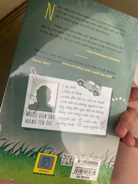 sách mình chưa đọc nhưng nghe rv hay nên mình mua, còn 4s là vì vận chuyển làm lủng 1 lỗ to trên đơn của mình, may mà mình đặt sách với có chống sốc nên sách còn nguyên vẹn
mong bên tiki xem lại chứ nhận hàng mà thấy z cũng hoảng á🥲