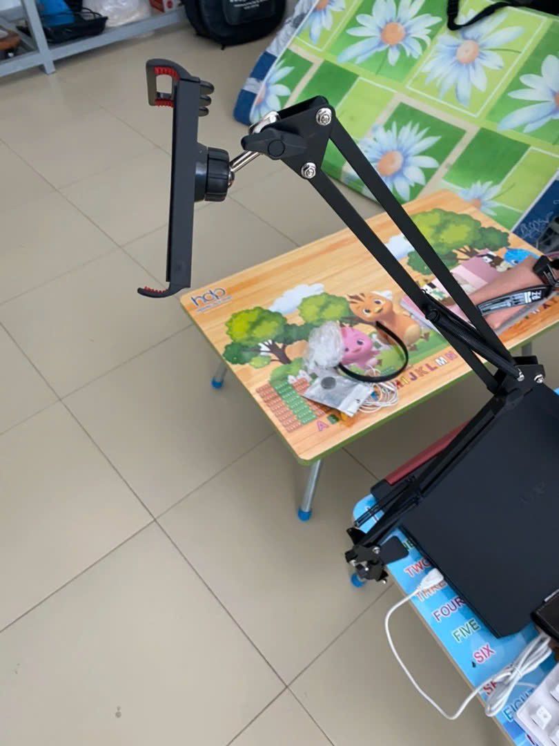 Kẹp điện thoại cứng cáp . đáng mua để trải nghiệm