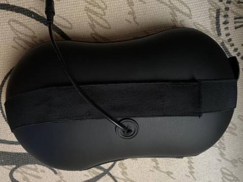 Máy sử dụng rất ok, tiết kiệm sức khi massage sau lưng, chỉ cần đặt sau ghế rồi ngồi tự lên là đỡ mỏi hẳn. Gối thì nhỏ gọn rất là nhẹ, giá cả dễ chịu. Cường độ mát xa vừa phải đủ với mình. Ngoài cường độ, máy có khoảng cái đèn hồng ngoại massage nhiệt tốt lắm. Nhìn chung, sản phẩm này khá oke. Dịch vụ Tiki tuyệt vời. Mình định mua một chiếc khác cho bố. Hi vọng sản phẩm tới cũng sẽ tốt như cái này.