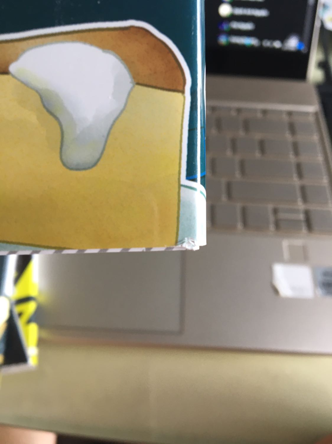 Mình không hài lòng với tập 3 cho lắm vì sách  bị tróc 1 mảng nhỏ ngay gáy :( còn lại thì mọi thứ vẫn ổn, nd truyện ok