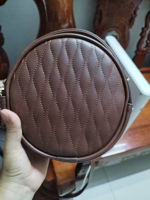 Ví đẹp. Giá hạt dẻ. Ko có gì để chê luôn. Mình đã mua 3 lần rồi. Lần này là lần thứ 4. Mong shop luôn giữ vững chất lượng và giá cả tốt như vậy.