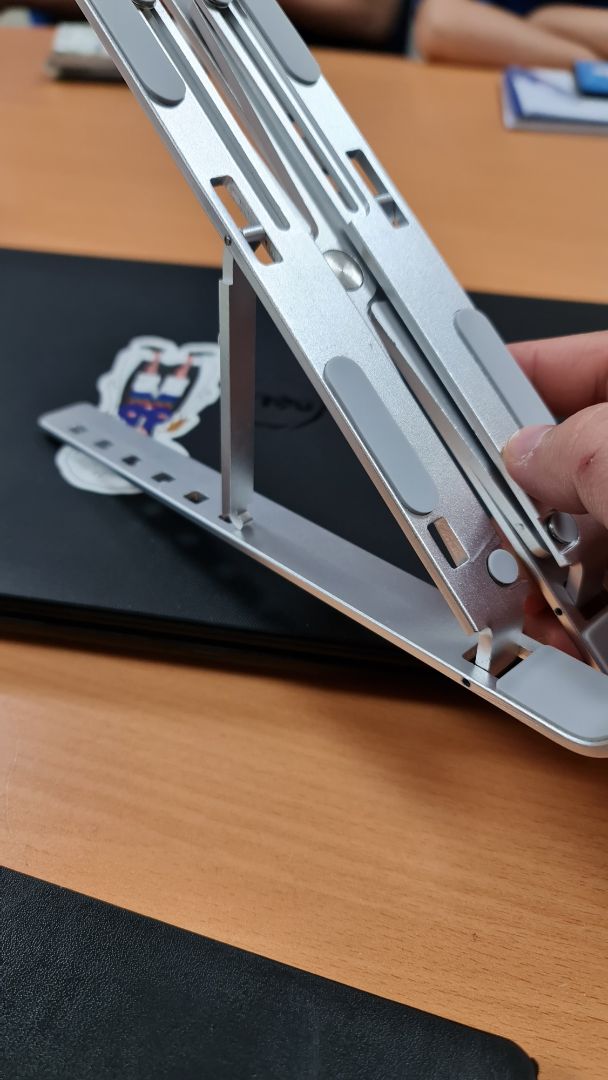 2 thanh, 1 bên lỏng như răng rụng, ko vô khớp nữa
với mức giá cao hơn các sản phẩm khác thì tôi thấy ko hài lòng, đề nghị được đổi sp khác