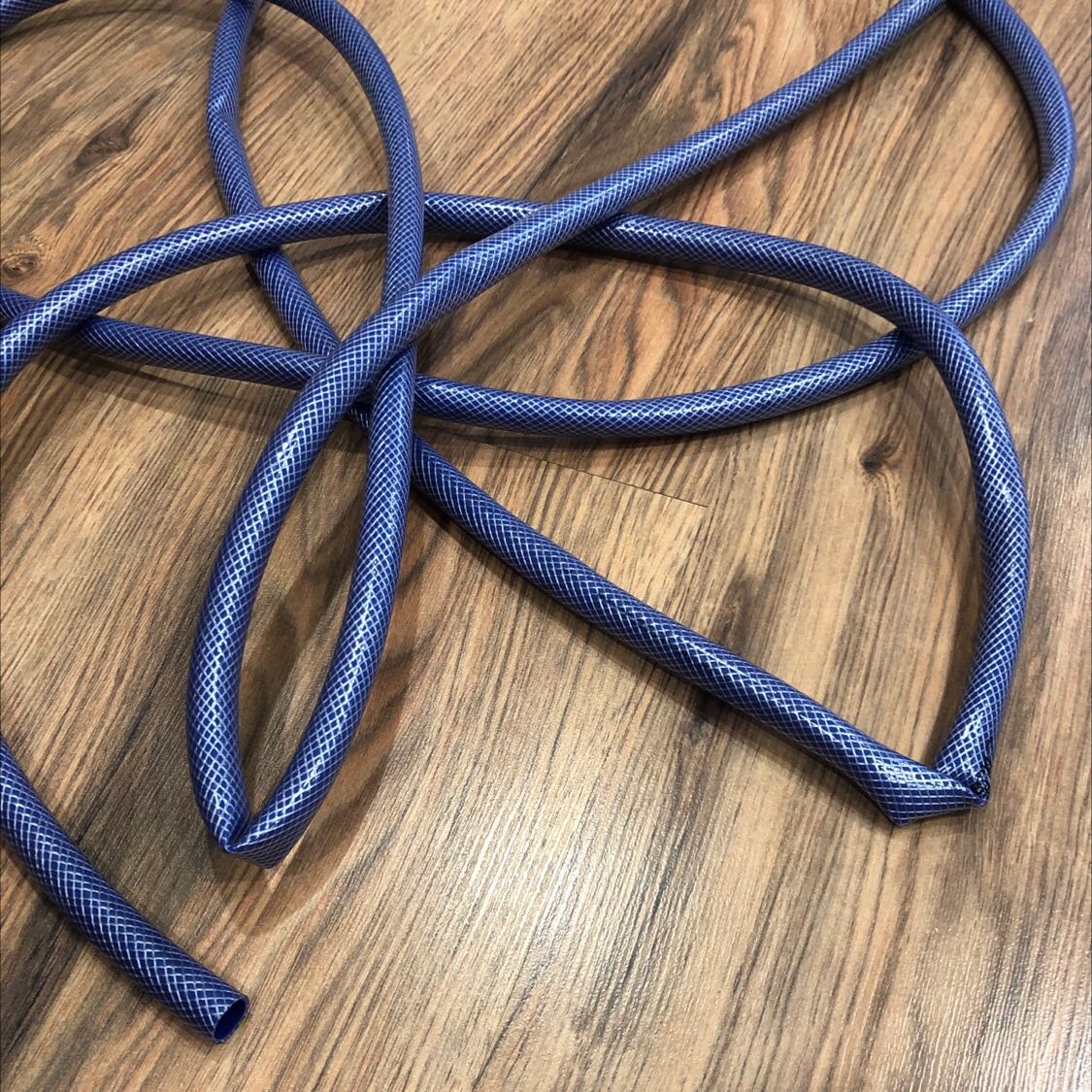 Ong nho va rat mem, rat de co gập, khong su dung duoc