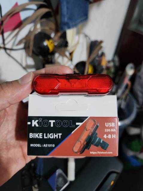 Shop giao đúng sp, đầy đủ phụ kiện, chất liệu tỉ mỹ, đẹp. Tks Shop