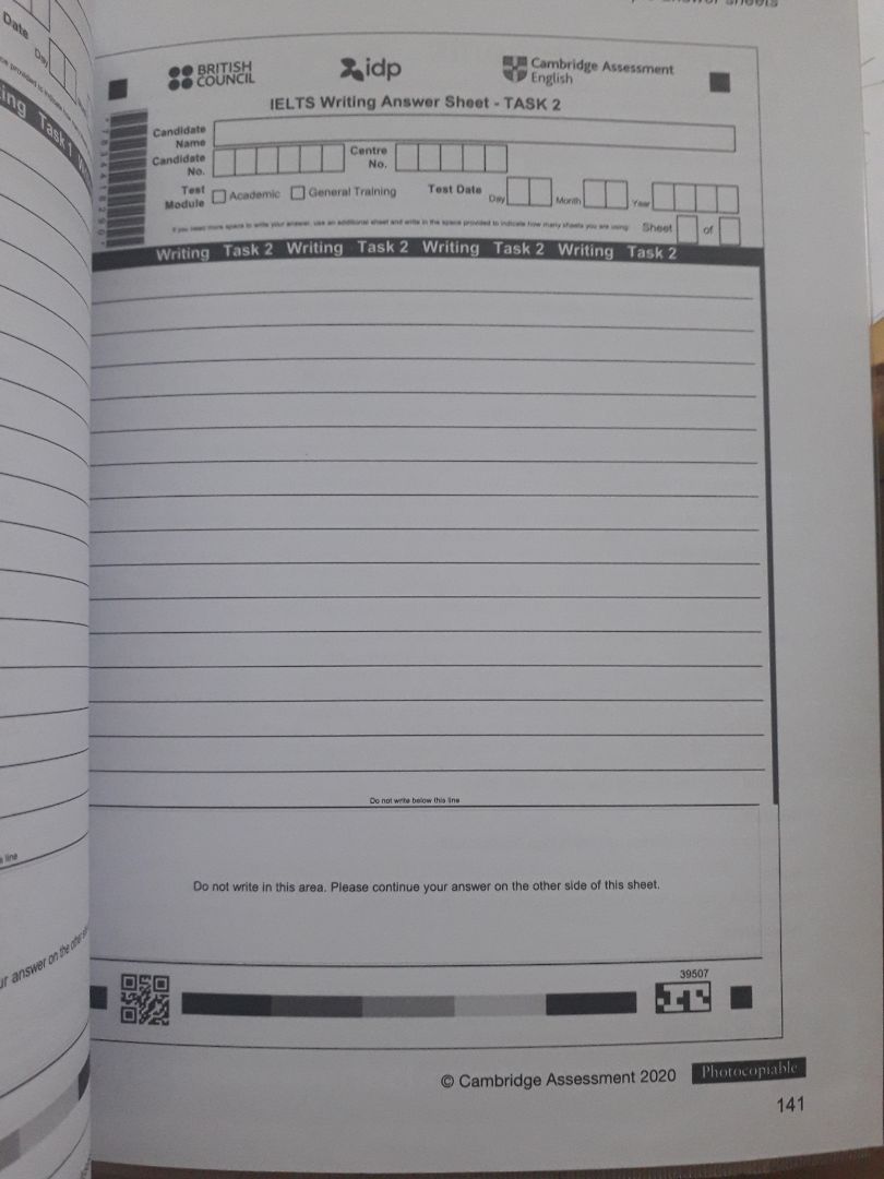 Sách in chất lượng, có mã QR để làm bài Listening rất tiện mình thích nhất điểm này, nội dung sách thì không có gì bàn cãi, luyện thi IELTS là phải mua bộ Cam rồi. Bộ Cam cũng là nguồn ra đề của Bộ và các giáo viên, các bạn trung học cũng nên tìm hiểu nha.