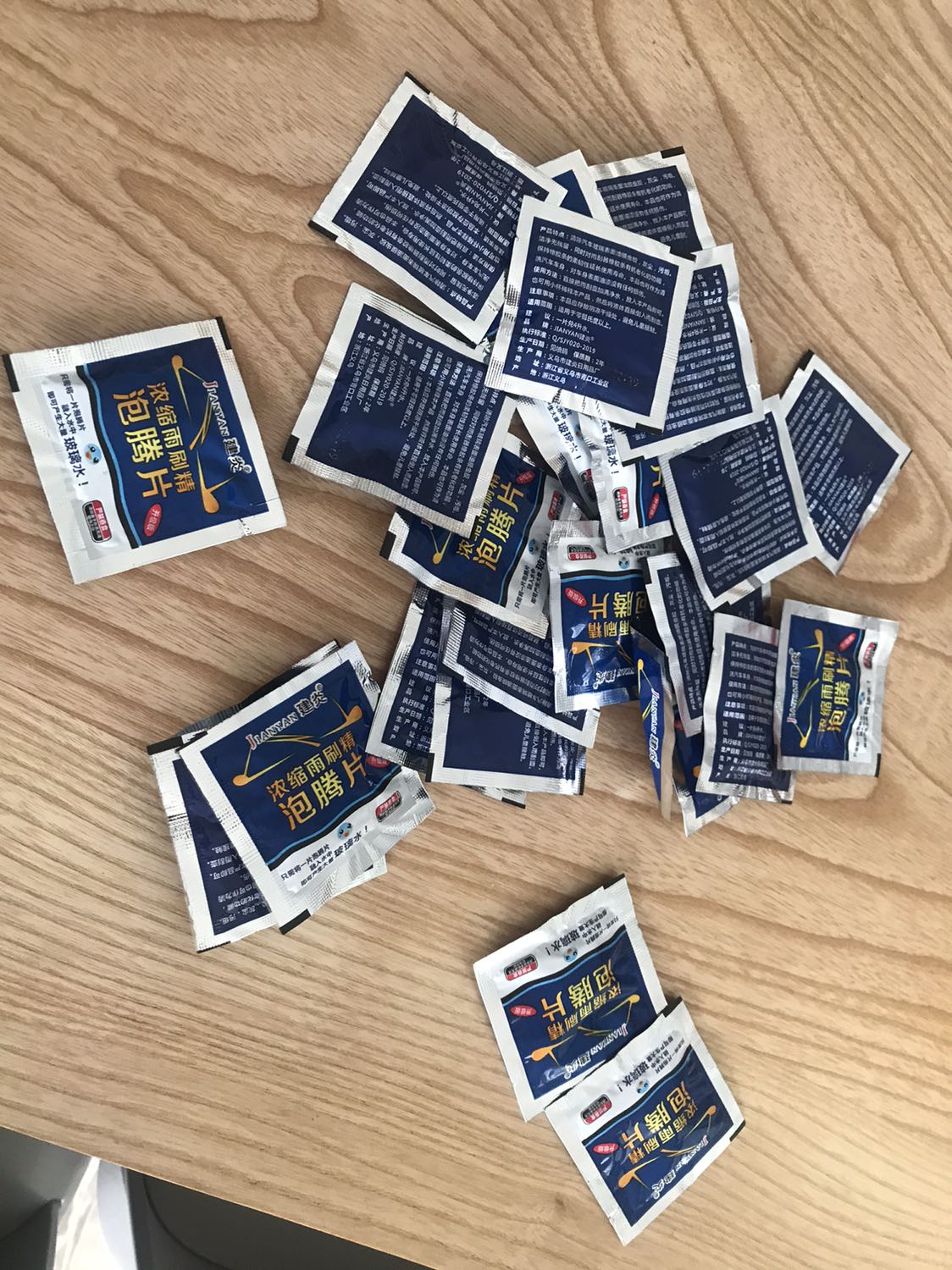 Giao hàng rất nhanh, đóng gói cẩn thận, tuy nhiên chất lượng sản phẩm do chưa sử dụng nên tôi chưa có nhận xét gì về mục này