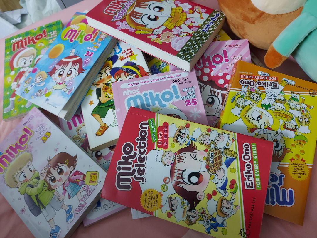 Nhóc Miko! - Cô bé nhí nhảnh (tiếng Nhật: こっちむいて!みい子 Hepburn: Kocchi muite! Miiko) là một loạt manga Nhật Bản do họa sĩ Ono Eriko sáng tác vào năm 2007. Manga đã được cấp phép bản quyền tại Việt Nam, do nhà xuất bản Trẻ ấn hành năm 2012.[1] Bộ truyện kể về cuộc sống của cô bé Yamada Miko và các bạn của mình.