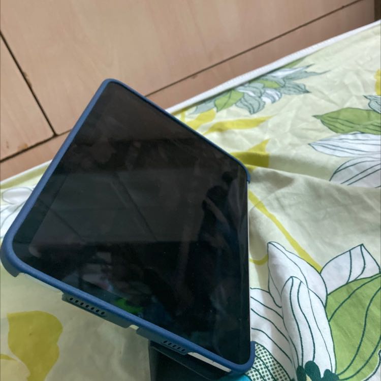 Xài ổn, loay hoay 1 chút mới biết cách dựng đứng (do ngược với dựng nghiêng)