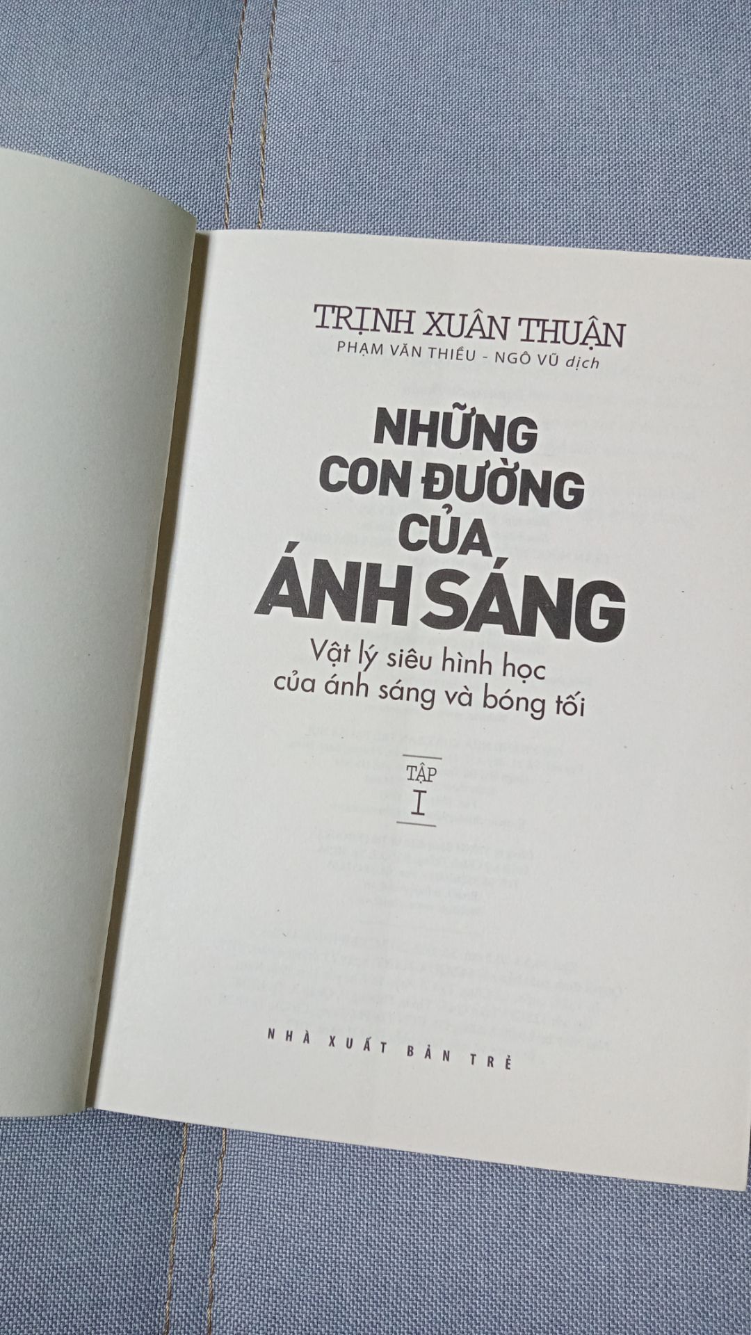 Đóng gói cẩn thận, giao hàng nhanh. Sách dành cho những người yêu thiên văn, thích tìm hiểu Vũ trụ