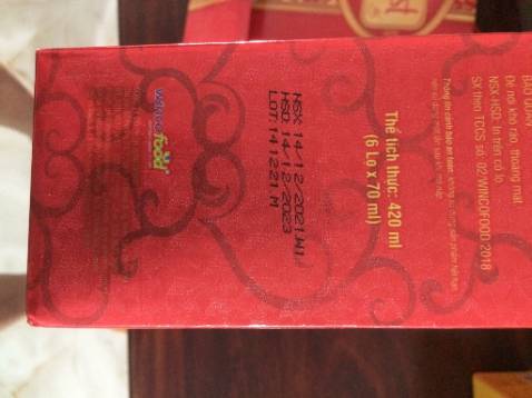 Nước yến không ngọt nhưng rất sảng khoái, giá từ 120k trở lên là một cái giá vẫn hơi đắt so với số lượng nhận được vì hầu như tôi thấy tiền đi khá nhiều vào chỗ mẫu mã đẹp, mặc dù vậy mẹ tôi vẫn lựa chọn nó làm thức uống giải trí  sau những giờ làm việc căng thẳng. Nói chung là tôi vẫn hài lòng