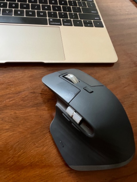 Rất hiện đại và tiện dụng; điều khiển các máy tính cùng lúc. Các phím chức năng tiện lợi
Cực kỳ hài lòng