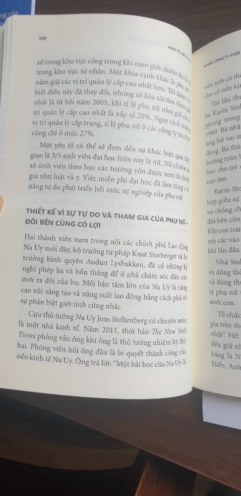 Dễ đọc, dễ hiểu và lôi cuốn. Nhiều ví dụ ở Châu Âu hợp thời. Giao hàng nhanh. Sách nhỏ gọn khá đẹp. Nên mua để có thêm một vài ý tưởng hay từ sách.