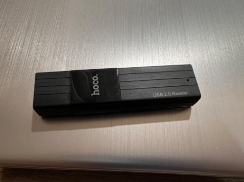 Đầu đọc nhỏ gọn và thiết kế đẹp. Đầu đọc nhanh và truyền dữ liệu cũng nhanh so với cổng usb2.0. Hàng hoco chất lượng tốt so với giá tiền.