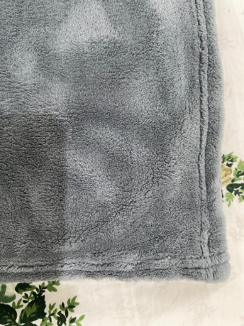 Xuất sắc. Nhẹ, mịn, rộng, rẻ. Rất đáng mua.