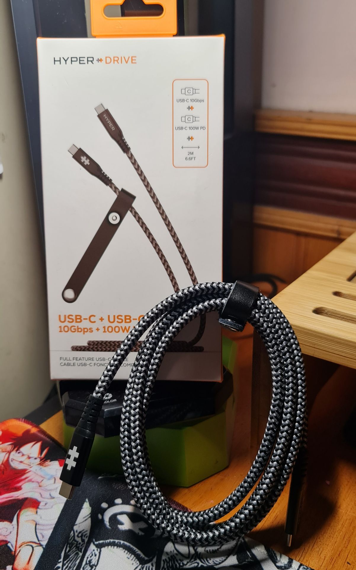 Dây sạc cứng cáp, xịn sò quá luôn, cầm mà chắc nịch. So sánh với cáp 100w của baseus mà thấy to hơn gấp rưỡi.
Quà tặng kèm cũng xịn sò không kém, mới đầu chưa hiểu là gì vì không có airtag.
Vote cho các bạn có nhu cầu tìm 1 dây sạc và truyền tải dữ liệu tốc độ!!