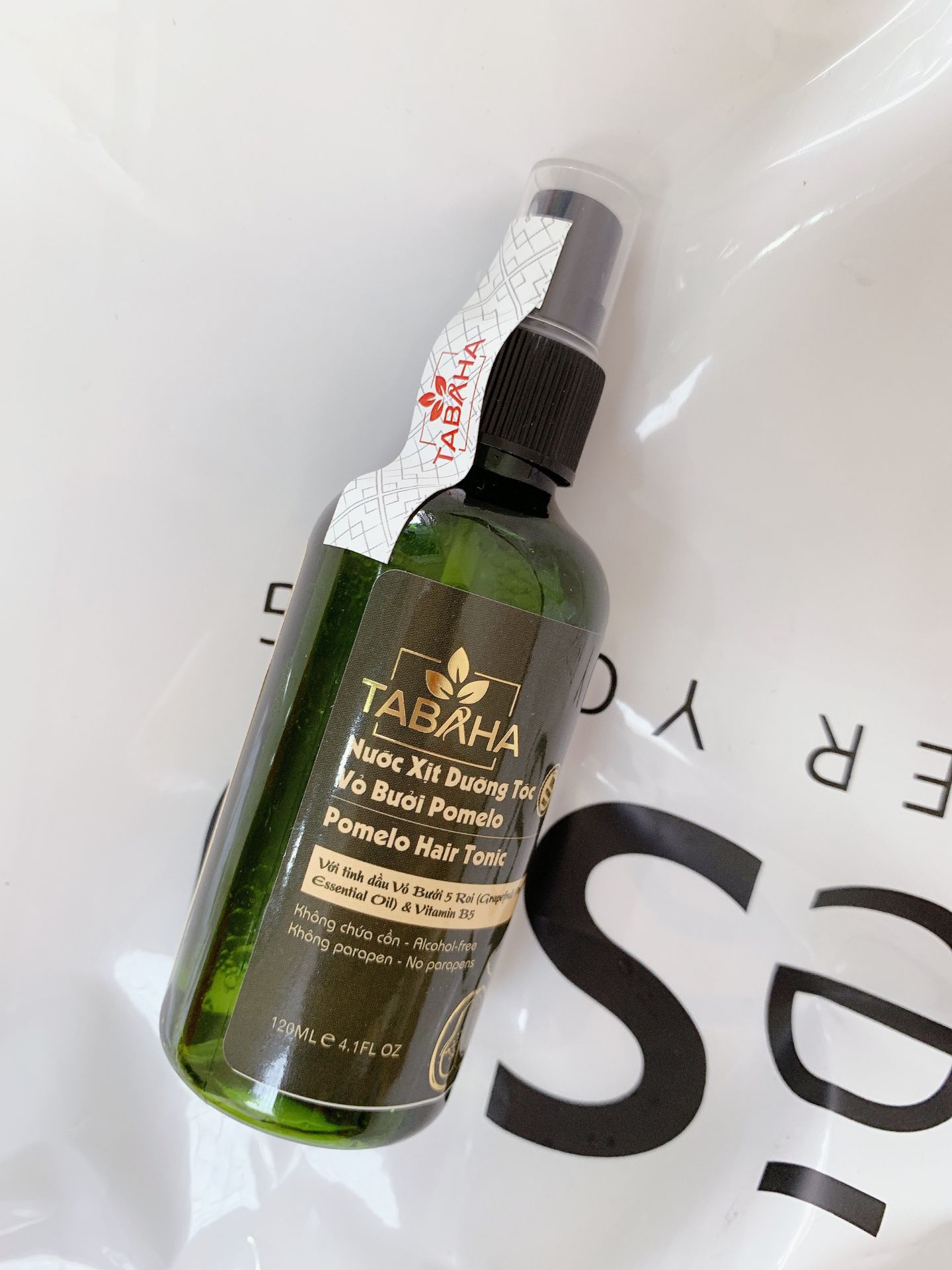 lúc mk mới sinh mk rụng tóc cả nắm luôn ý. nọ lang thang trên face thấy sp này nên mua về dùng thử. sau 1 tgian thấy giảm rụng hẳn. mùi thì cực kỳ thơm lúc mk mới sinh mk rụng tóc cả nắm luôn ý. nọ lang thang trên face thấy sp này nên mua về dùng thử. sau 1 tgian thấy giảm rụng hẳn. mùi thì cực kỳ thơm