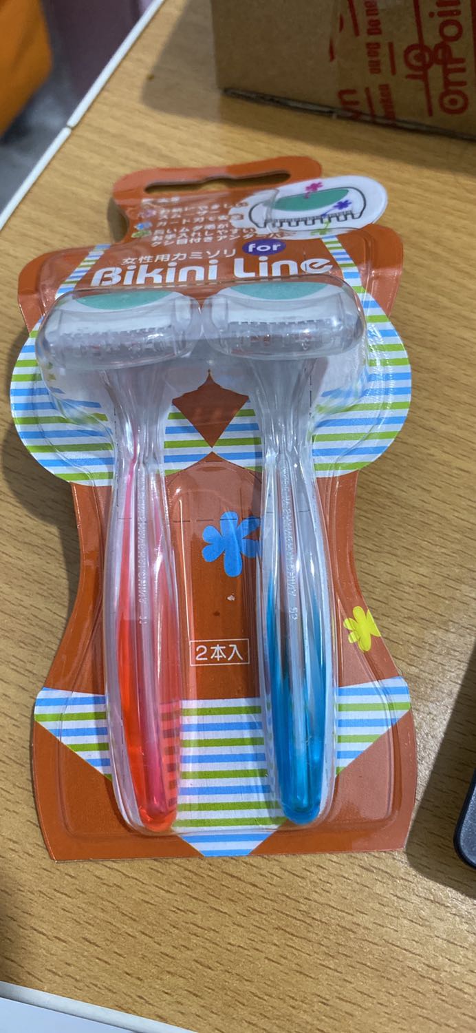 đã dùng loại này nhiều lần rồi. nhỏ gọn dễ sử dụng cho vùng bikini. tiki giao nhanh. shop đóng gói khá gọn gàng. sẽ ủng hộ tiếp đã dùng loại này nhiều lần rồi. nhỏ gọn dễ sử dụng cho vùng bikini. tiki giao nhanh. shop đóng gói khá gọn gàng. sẽ ủng hộ tiếp