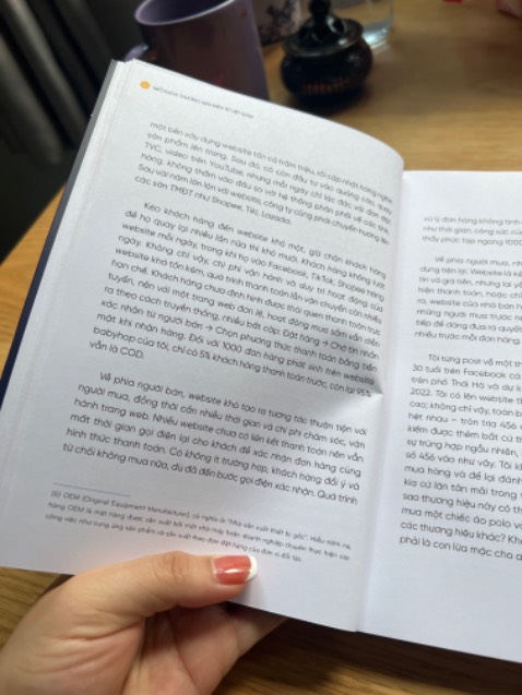 Nội dung dễ hiểu. Sách in màu rất đẹp và xịn sò nha 
Ủng hộ tác giả và nhà bán