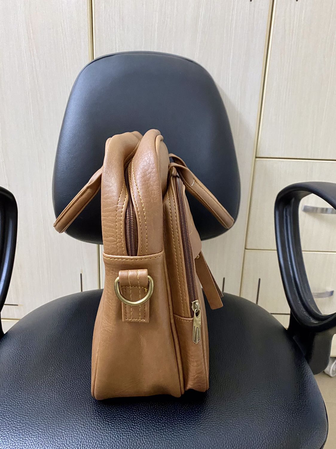 Cặp quá xịn xò và ngon trong tầm giá. Mua sale 12/12 với được mã giảm giá nên giá quá ngon. Ủng hộ shop.