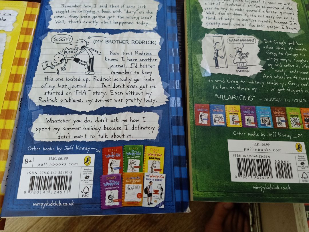 em có 3 cuốn in tại mỹ(màu đỏ tím và đen,hoàn toàn sách used,in năm 2009) nhưng cầm thấy chất lượng cầm chắc hơn hoàn toàn sách của fahasa.sách fahasa cầm bị mềm quá.không hiểu do paper back nên bị vậy hay sao?4 cuốn xanh nước biển,vàng,lá cây đều không thấy ghi nơi in ấn tại mỹ ở bìa ngoài sách như mấy cuốn đỏ,đen,tím.hy vọng fahasa hay ai giải thích cho em