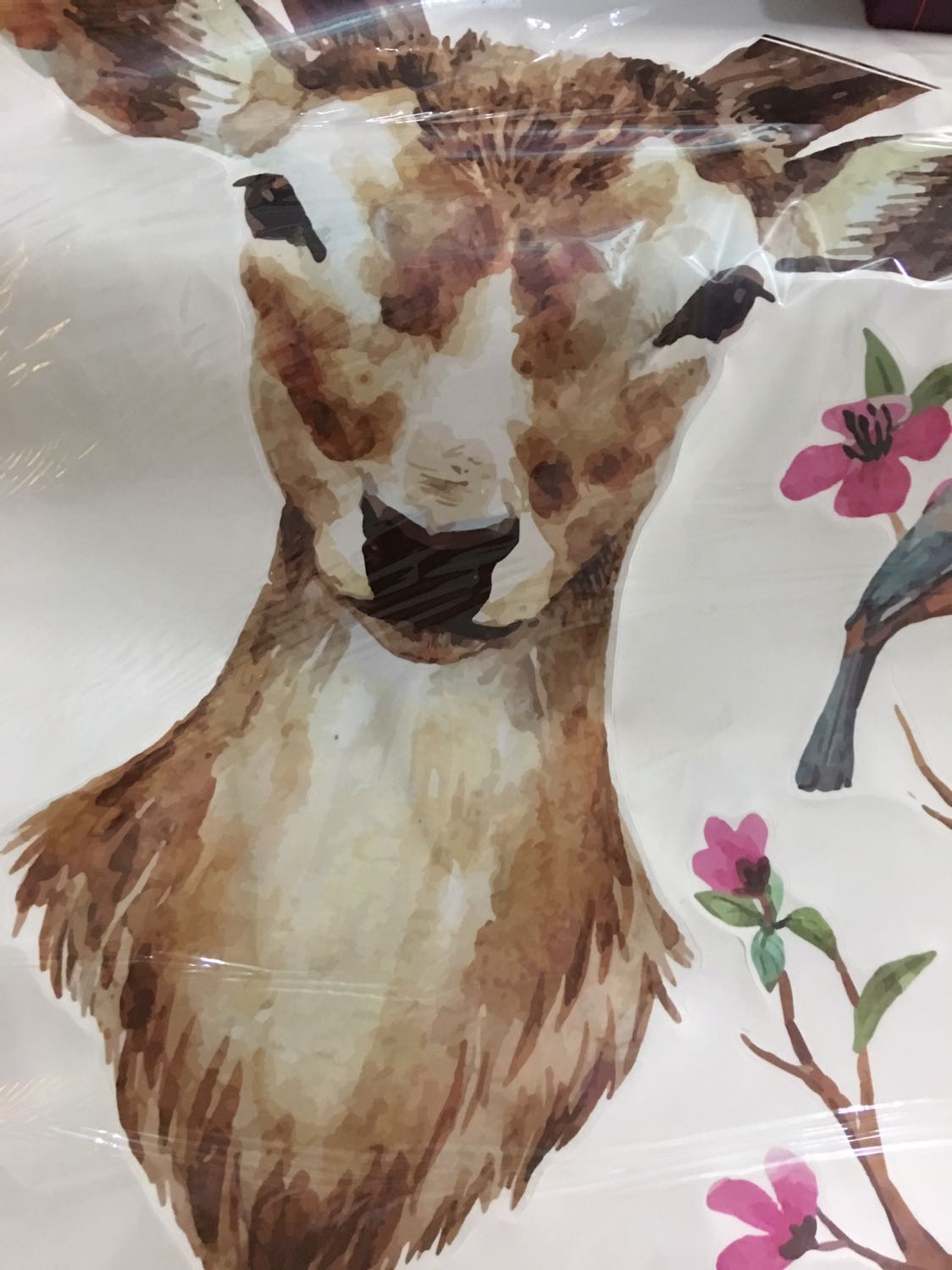 Vừa mới nhận đc hàng nên tk vẫn đang trong trạng thái giao hàng, nhưng vì hơi vội mà sợ quên nên *** luôn :v chưa thấy bạn nào *** về em decal này nên liều ord luôn :) nhưng ahihi :) decal đc cuộn lại á, nên ko lo bị ls cả. Vs cả mình chưa dán thử nhưng nhìn qua thấy hơi mỏng, ko biết dễ bóc ko. Đây ms chỉ là đánh giá lúc mở hộp thôi :v chưa bóc “seal” :) Cho những ai đang phân vân thì cứ quất thôi :v với giá này thì hợp lí cho em decal soang chảnh + cute này rồi